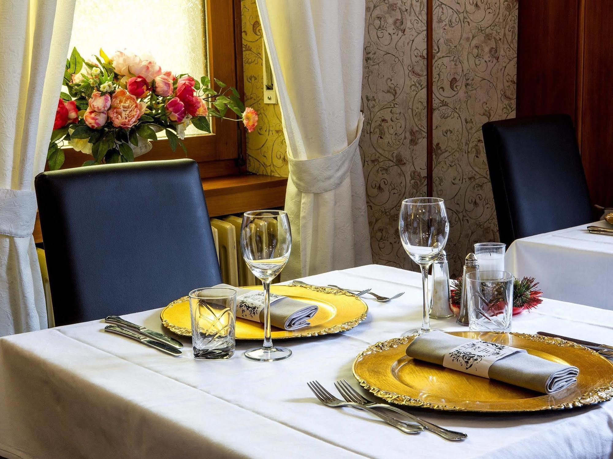 Logis Hôtel Restaurant La Tête Des Faux Le Bonhomme Extérieur photo