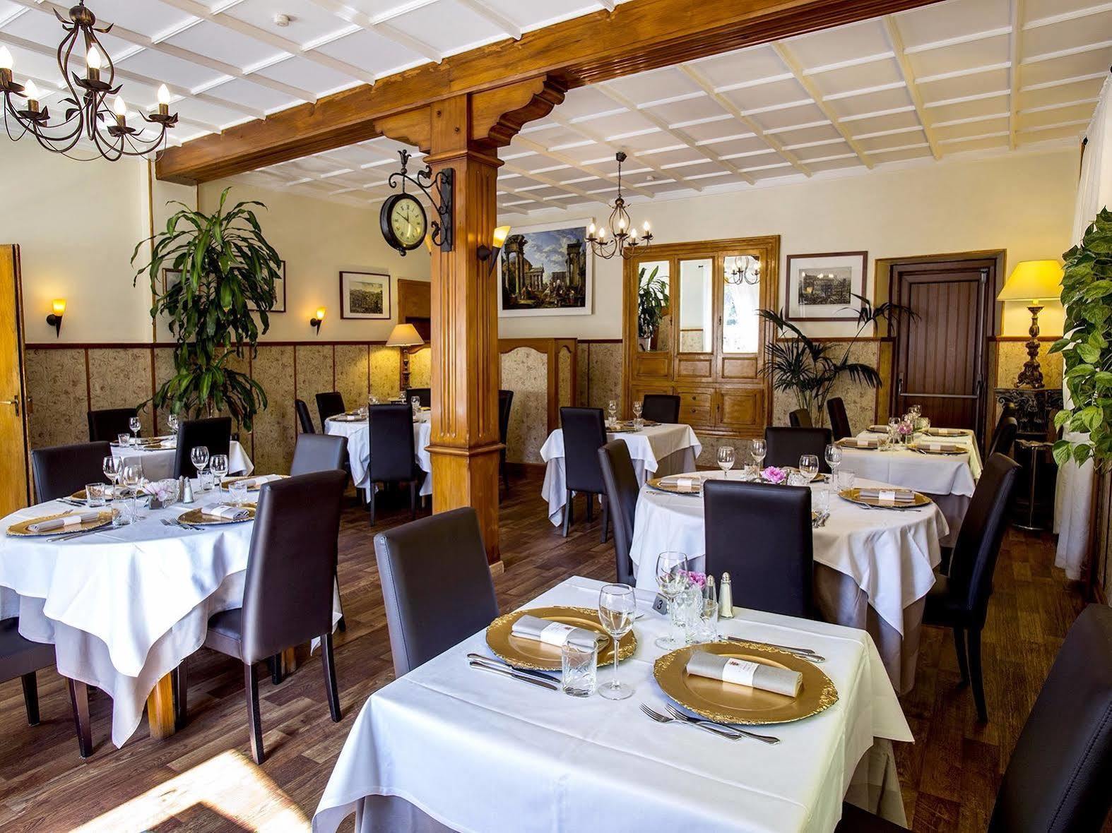 Logis Hôtel Restaurant La Tête Des Faux Le Bonhomme Extérieur photo